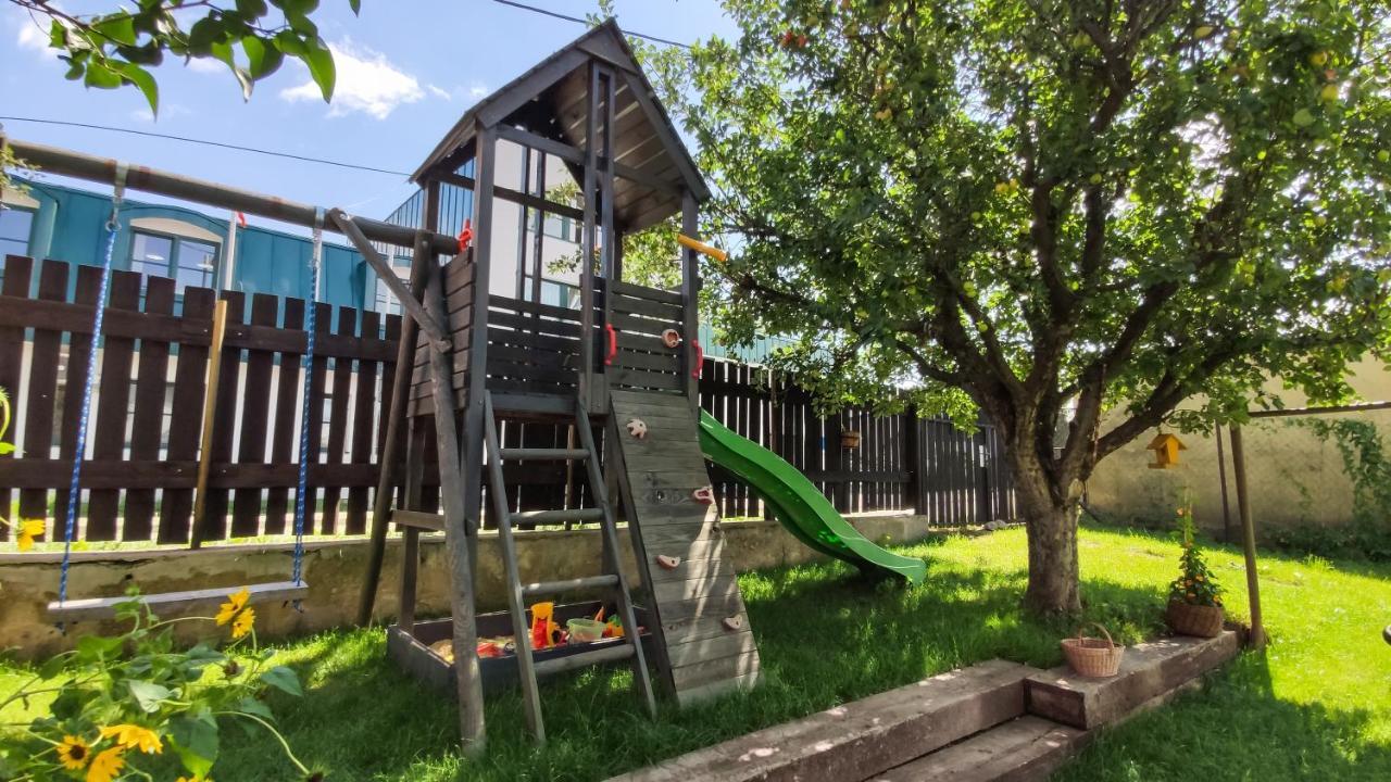 Bonton Apartments เกชมาร็อค ภายนอก รูปภาพ